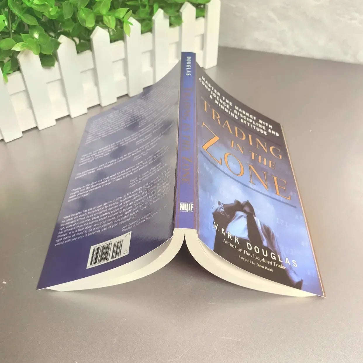 Trading In The Zone By Mark Douglas Master The Market With Confidence Discipline And A Winning Attitude Paperback English Book